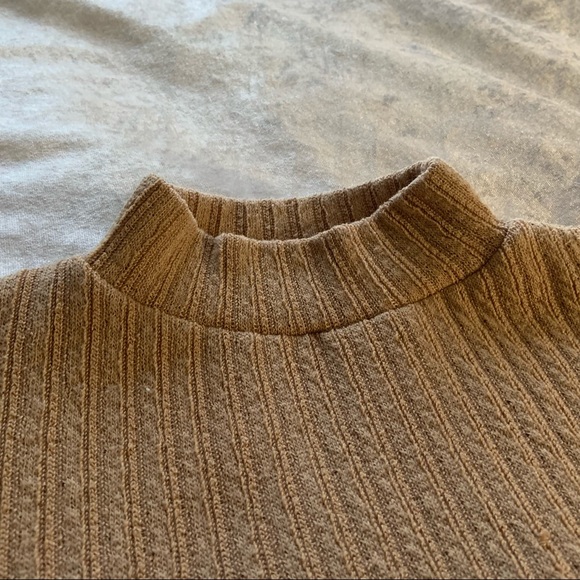 ✨3.3 field trip camel knitted sweater✨ - Picture 2 of 3